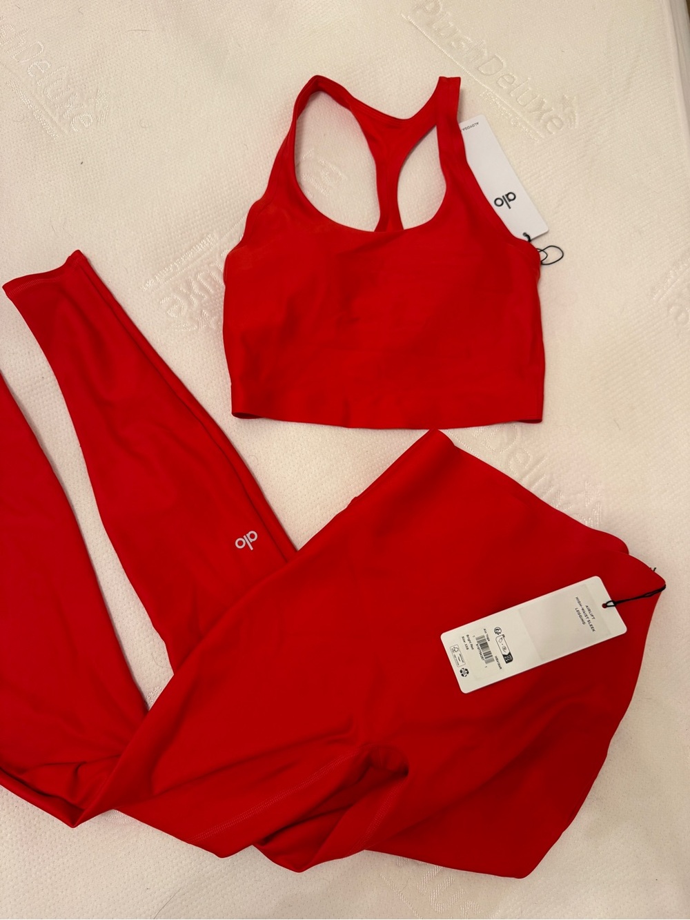 Airlift SET Super Sleek Bra Tank & Leggings BRIGHT RED - Picture 4 of 6